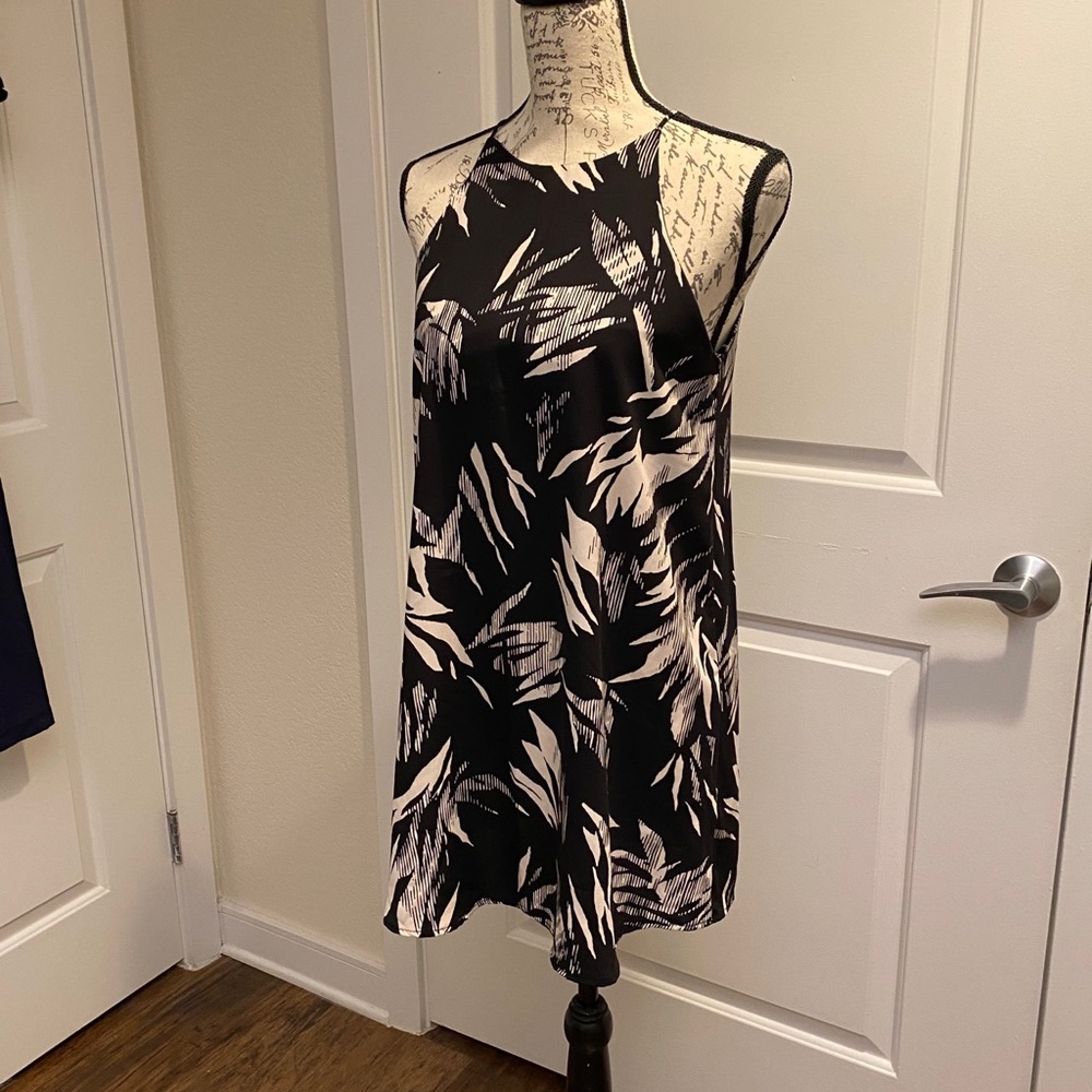 Dress - Picture 2 of 6